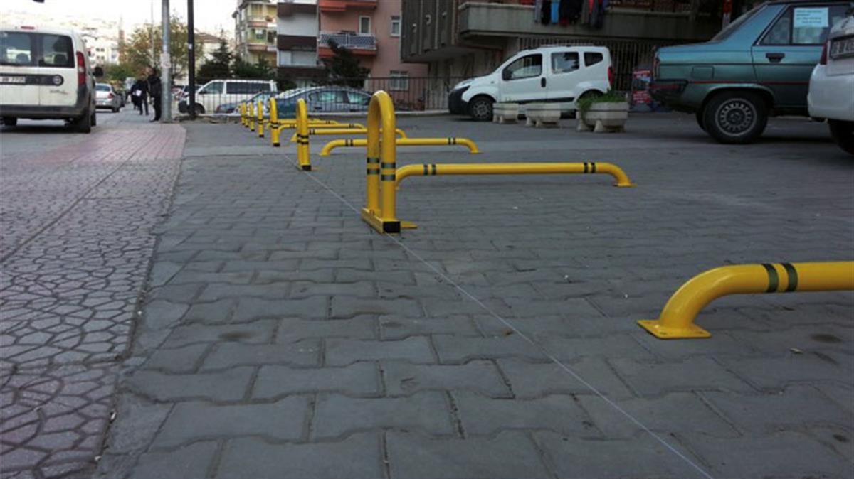 Yatar Kendinden Kilitli Otopark Bariyeri küçük görsel