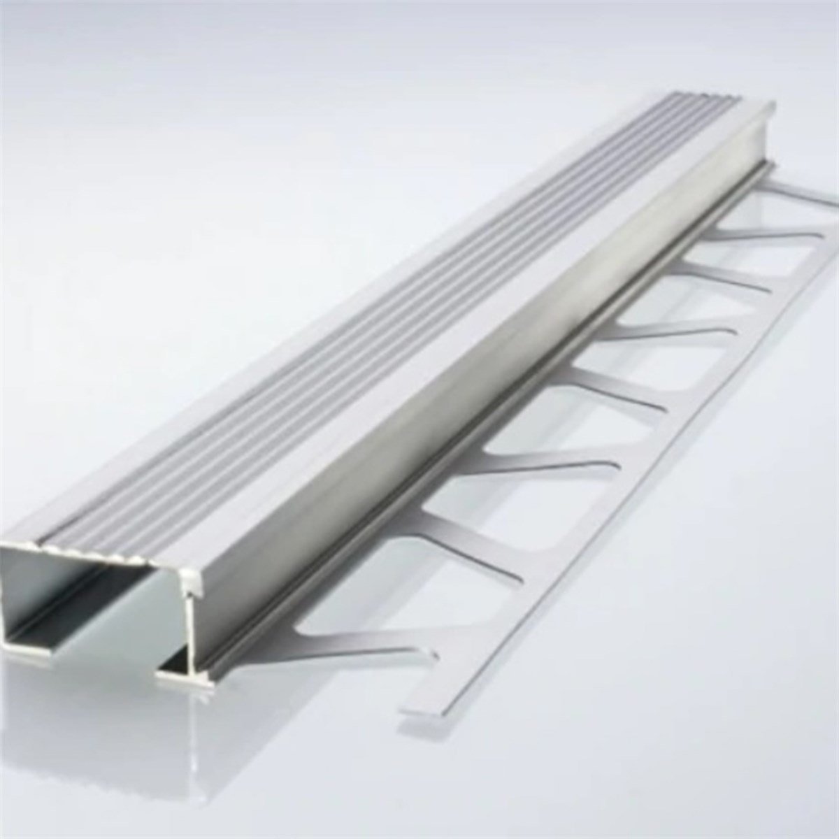 Tesay Alüminyum Merdiven Basamak Profili 10mm Mat Eloksal Bpra10 görseli