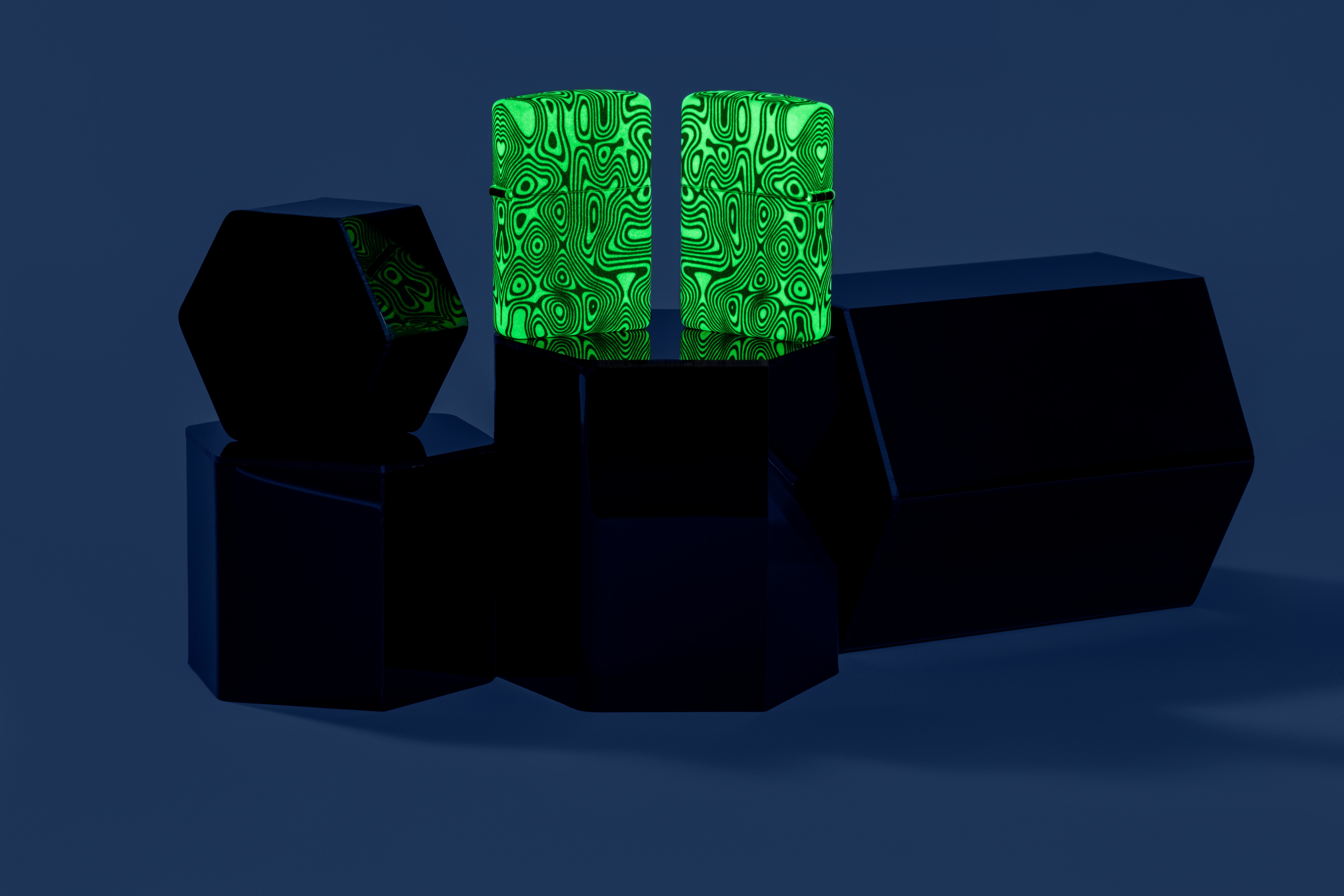 Swirl Design küçük görsel